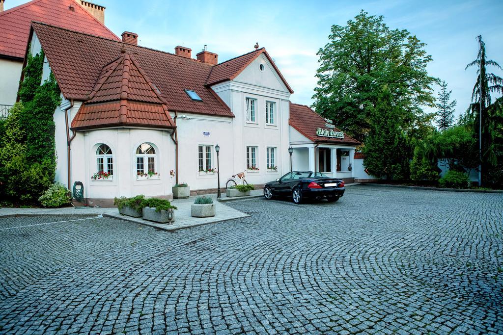 Dom Goscinny Bialy Dworek Czluchow Exterior photo